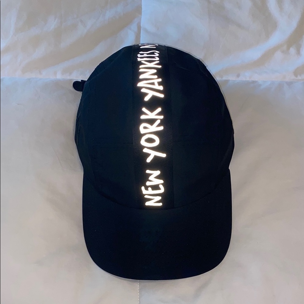 New Era New York Yankees Black Reflective Cap